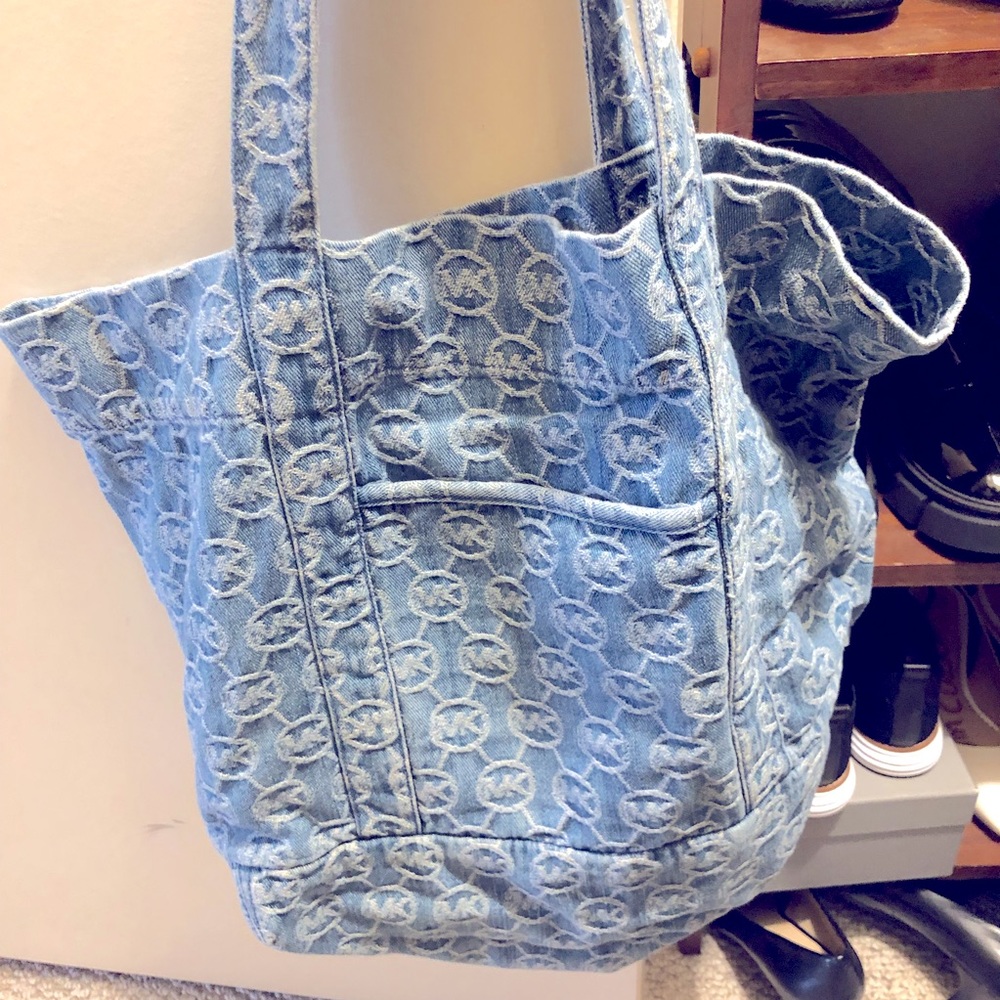Michael Kors denim tote bag. Great condition.